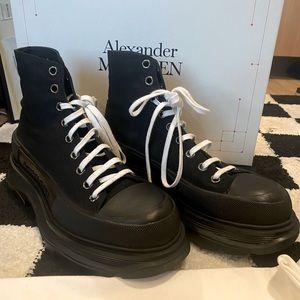 ALEXANDER MCQUEEN Platform Sneaker Tread Slick Black Boot 41.5 Two Lace Colors